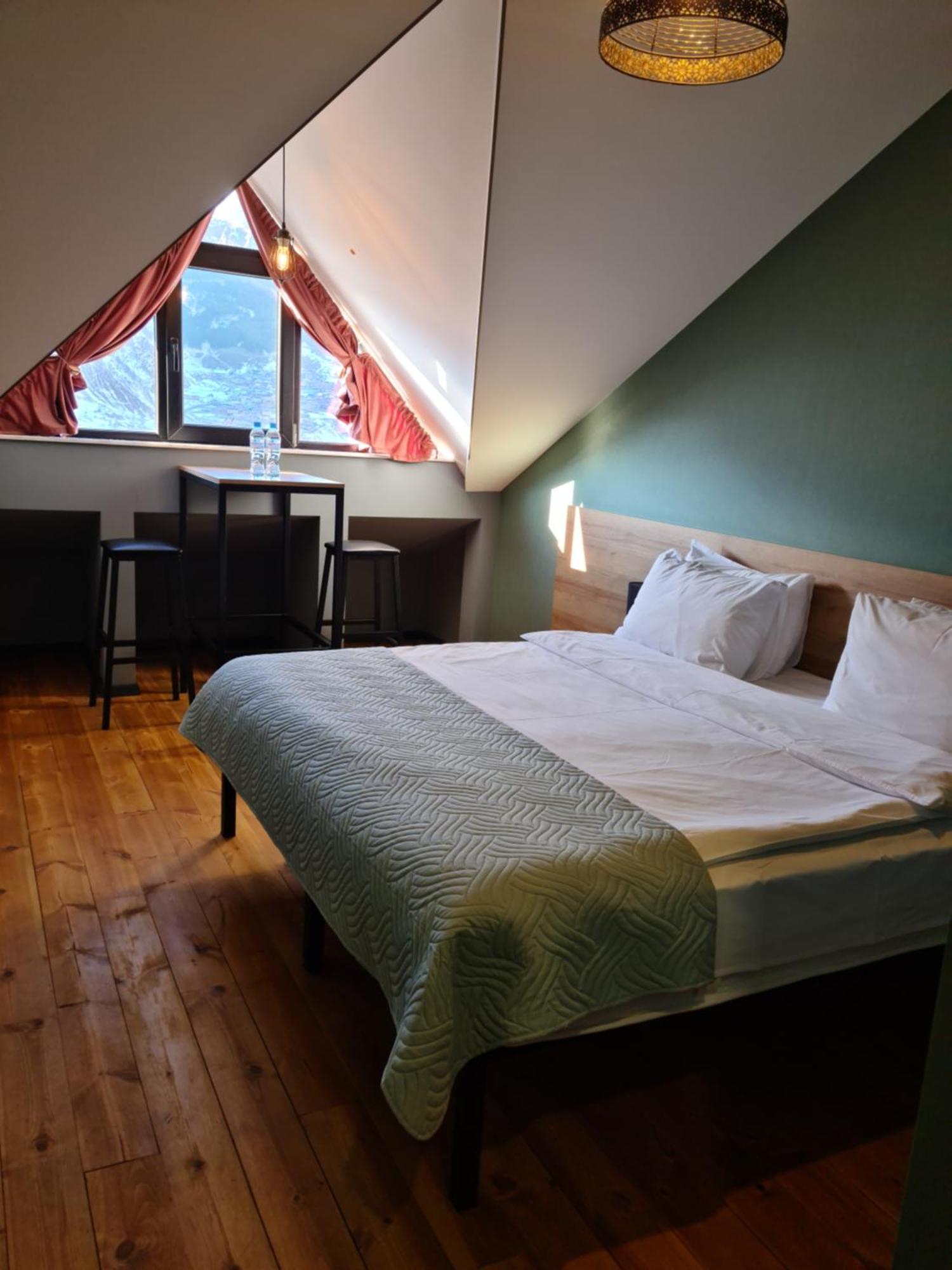 Hilltop Kazbegi Værelse billede